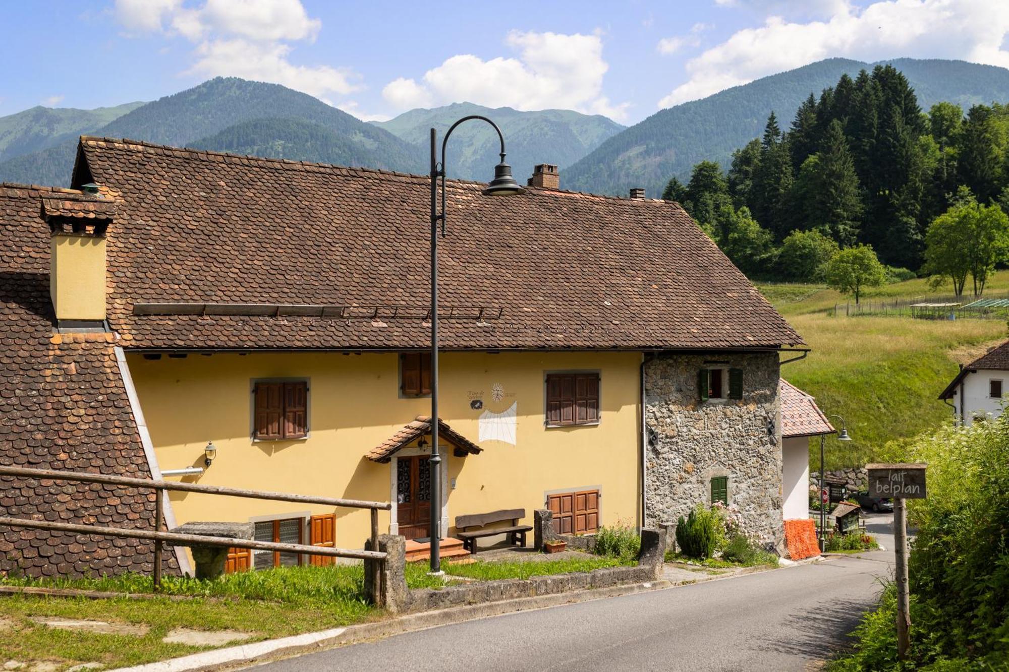 Albergo Diffuso Comeglians ภายนอก รูปภาพ